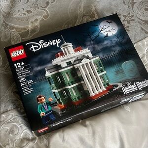 🆕LEGO Disney Haunted Mansion Building Set